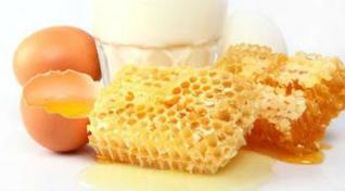 egg and honey mask to rejuvenate facial skin